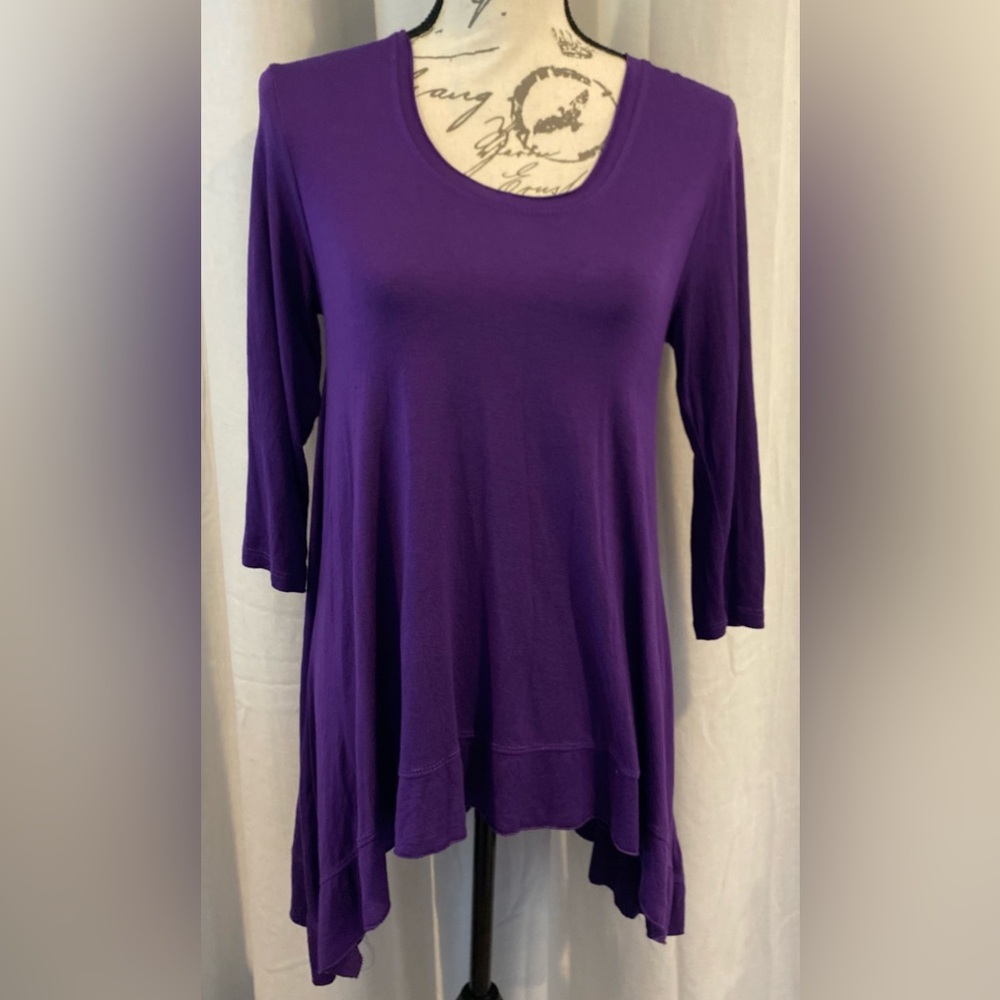 Women's Ellen & Company Purple Top size small